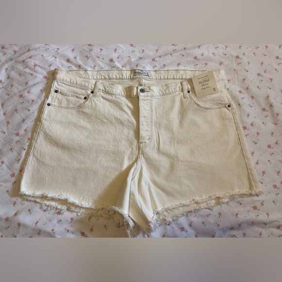 NWT Abercrombie and Fitch- High Rise Dad Short- 36/22 - Picture 3 of 12